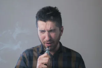Bolest hlavy po vapování elektronické cigarety