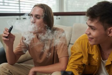 Elektronická cigareta od 12 nebo 15 let? Jak je to doopravdy
