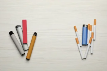 O jaké látky přicházíte, když nekouříte klasické cigarety? Až to zjistíte, nebudete chtít vidět klasické cigarety ve svém okolí!