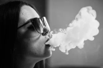 Deset nejčastějších otázek a mýtů ohledně elektronických cigaret a kouření jako takového